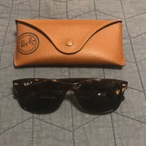 Polarized Ray-Ban Tortoise New Wayfarers